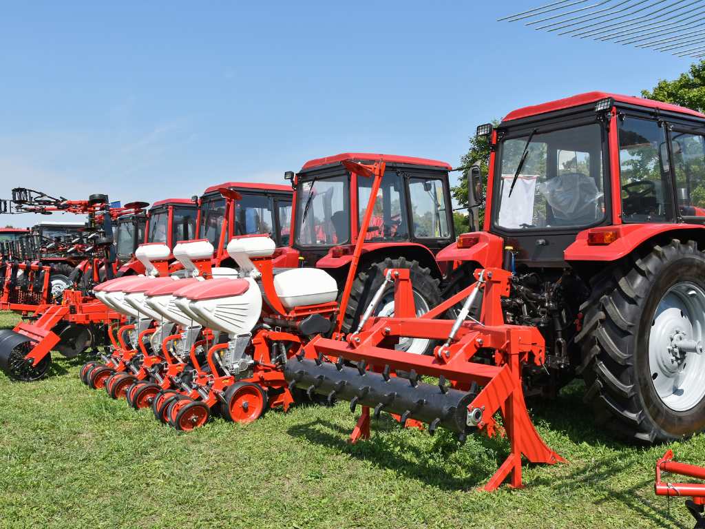 Maquinaria agrícola para pequeñas explotaciones: ¿qué equipo necesitas?