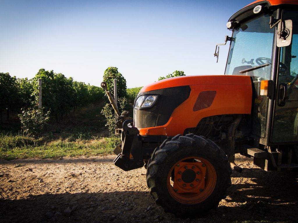 Tractor de dos ruedas o de cuatro ruedas, ¿cuál elegir?