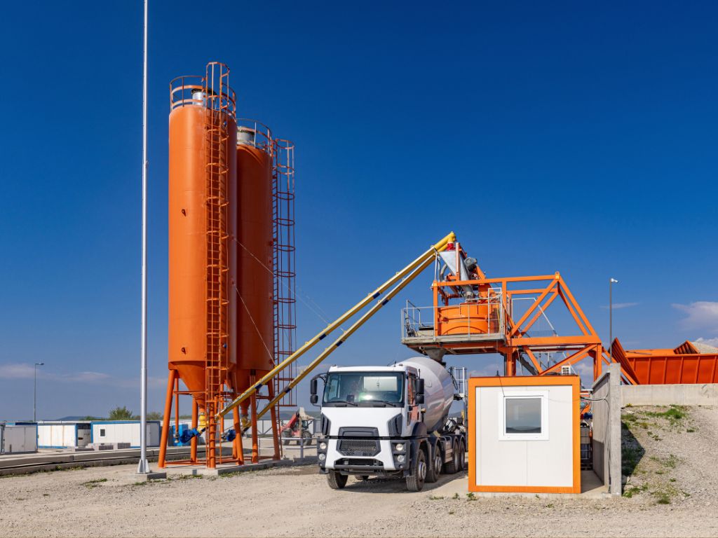 Planta de asfalto móvil o fija: qué cambia en producción, montaje y transporte